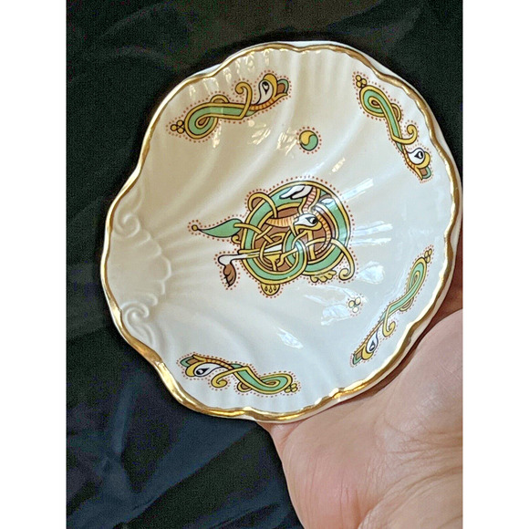 Royal Tara | Accents | Book Of Kells Design Shell Shaped Small Dish By ...